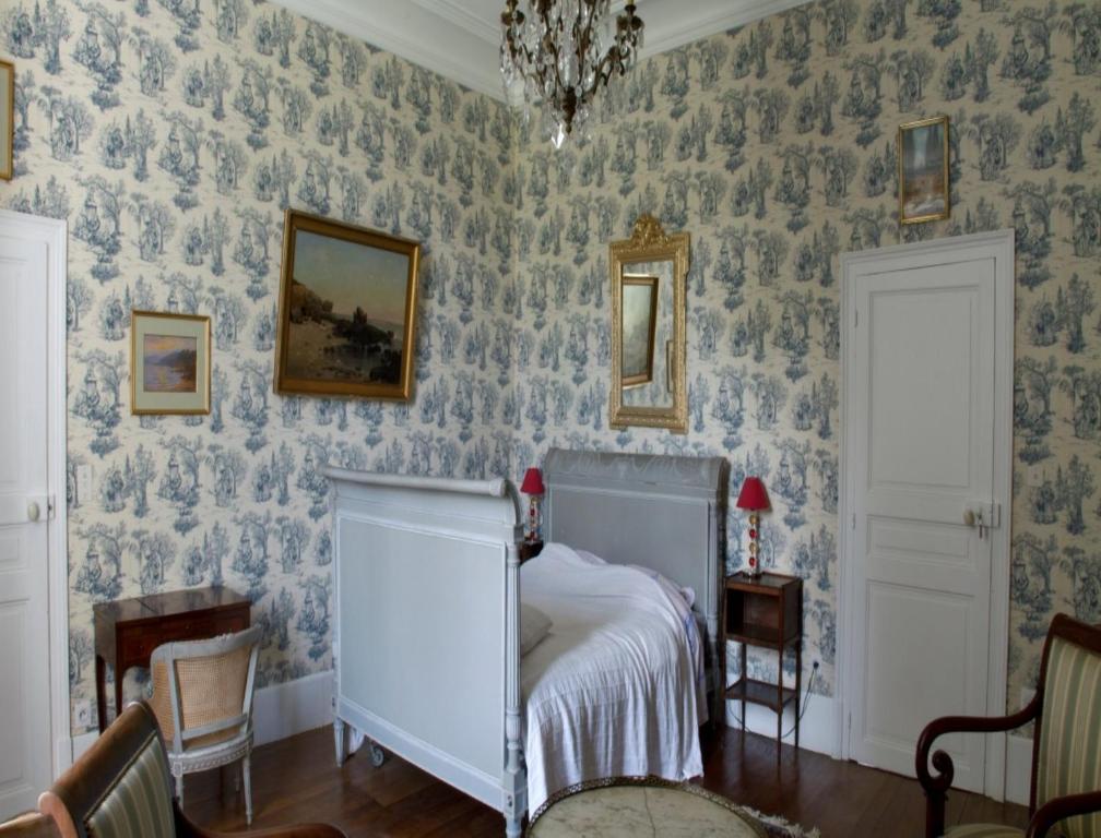 Château de Villars Villeneuve-sur-Allier Quarto foto