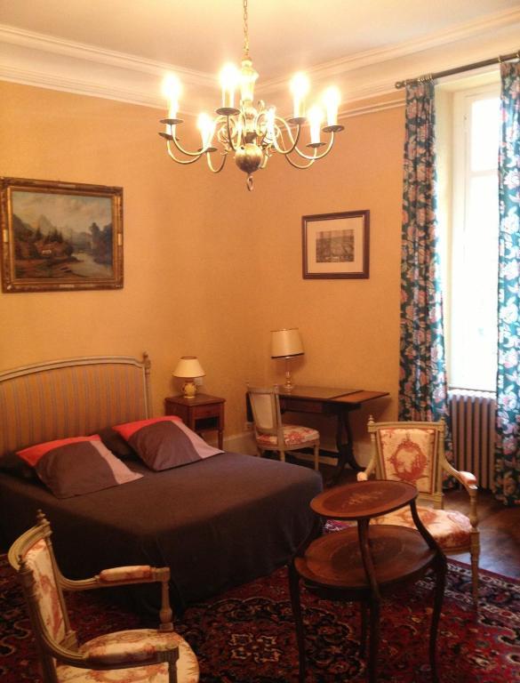 Château de Villars Villeneuve-sur-Allier Quarto foto